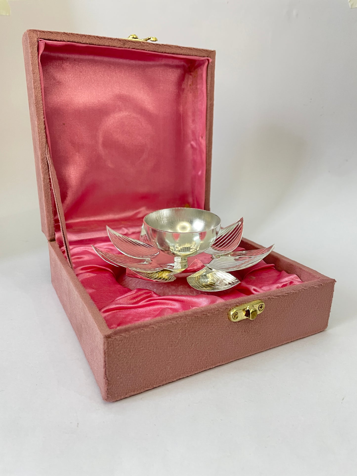 Premium Pure Brass & Resin Decorative Diya – With Velvet Box (5 inch)