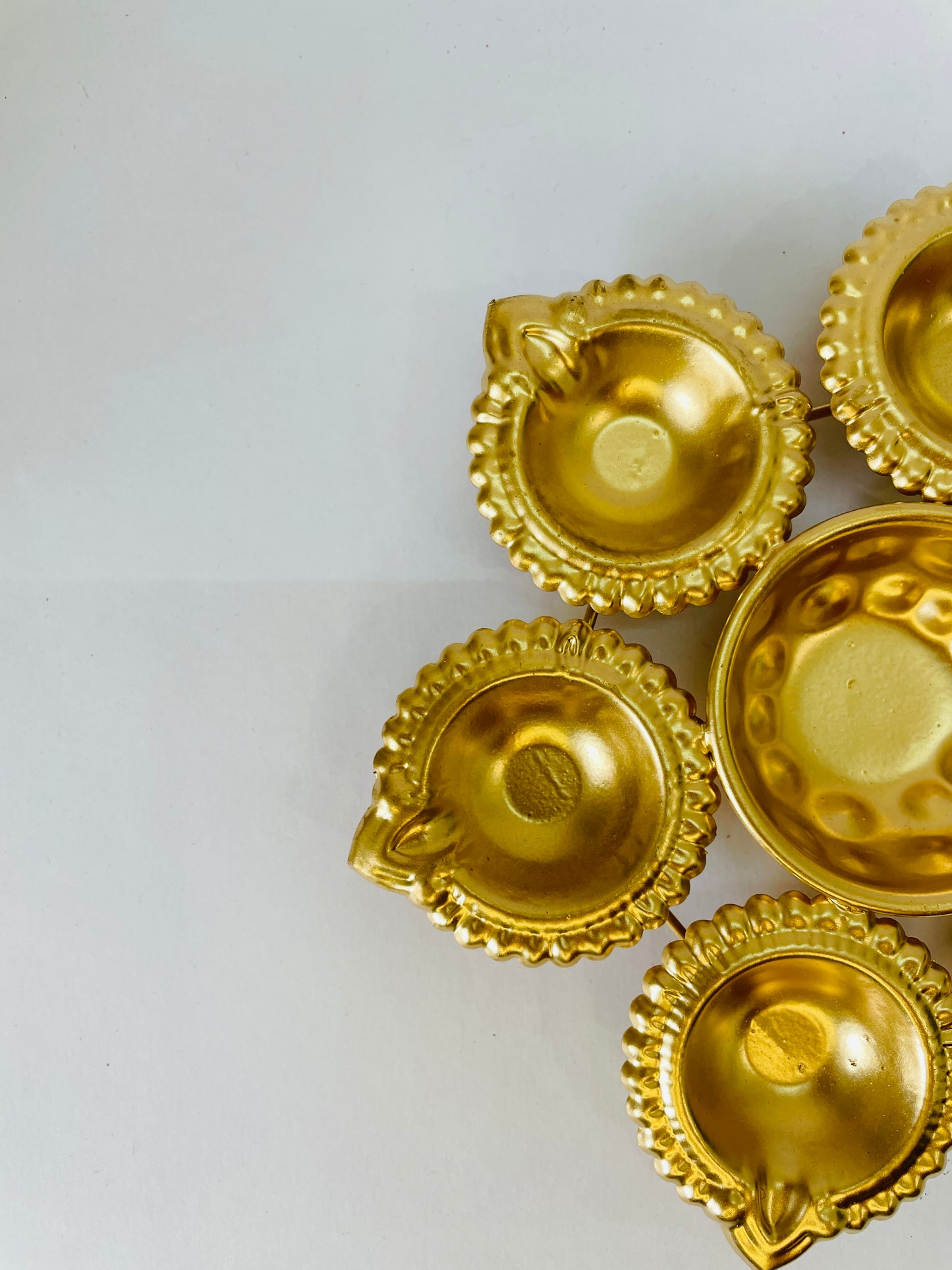 7-Inch Metal Urli with Diyas – For Festive Décor & Pooja