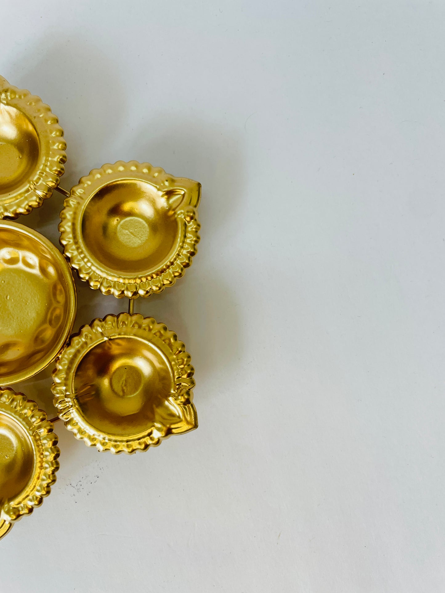 7-Inch Metal Urli with Diyas – For Festive Décor & Pooja