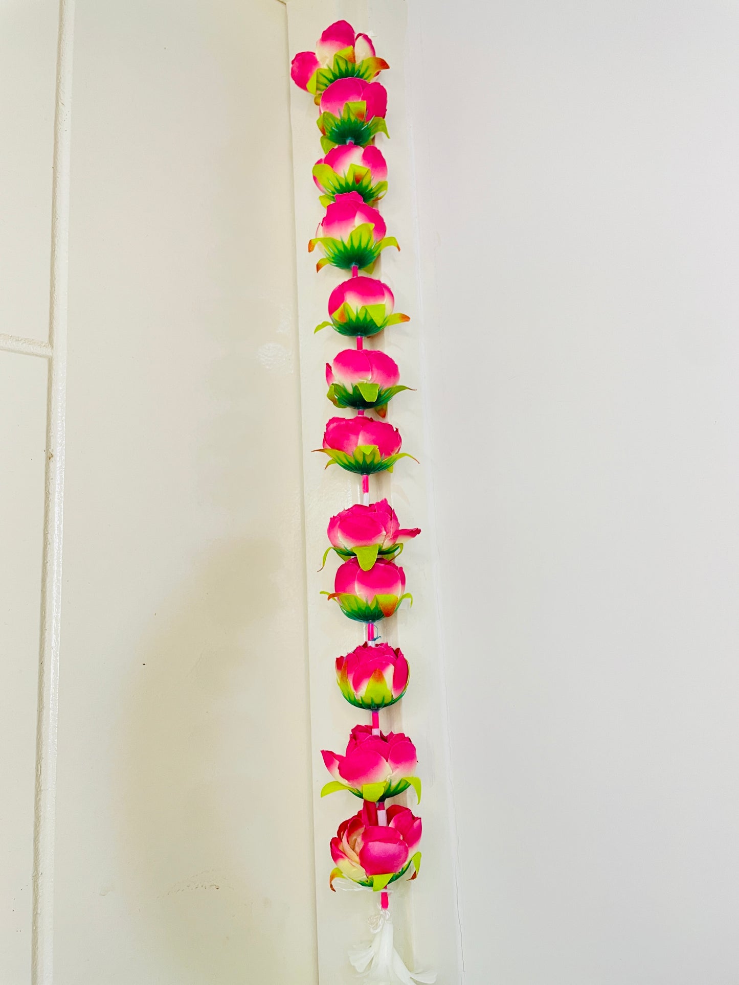 Peonies Decorative Ladi – 3 Feet (91 cm)
