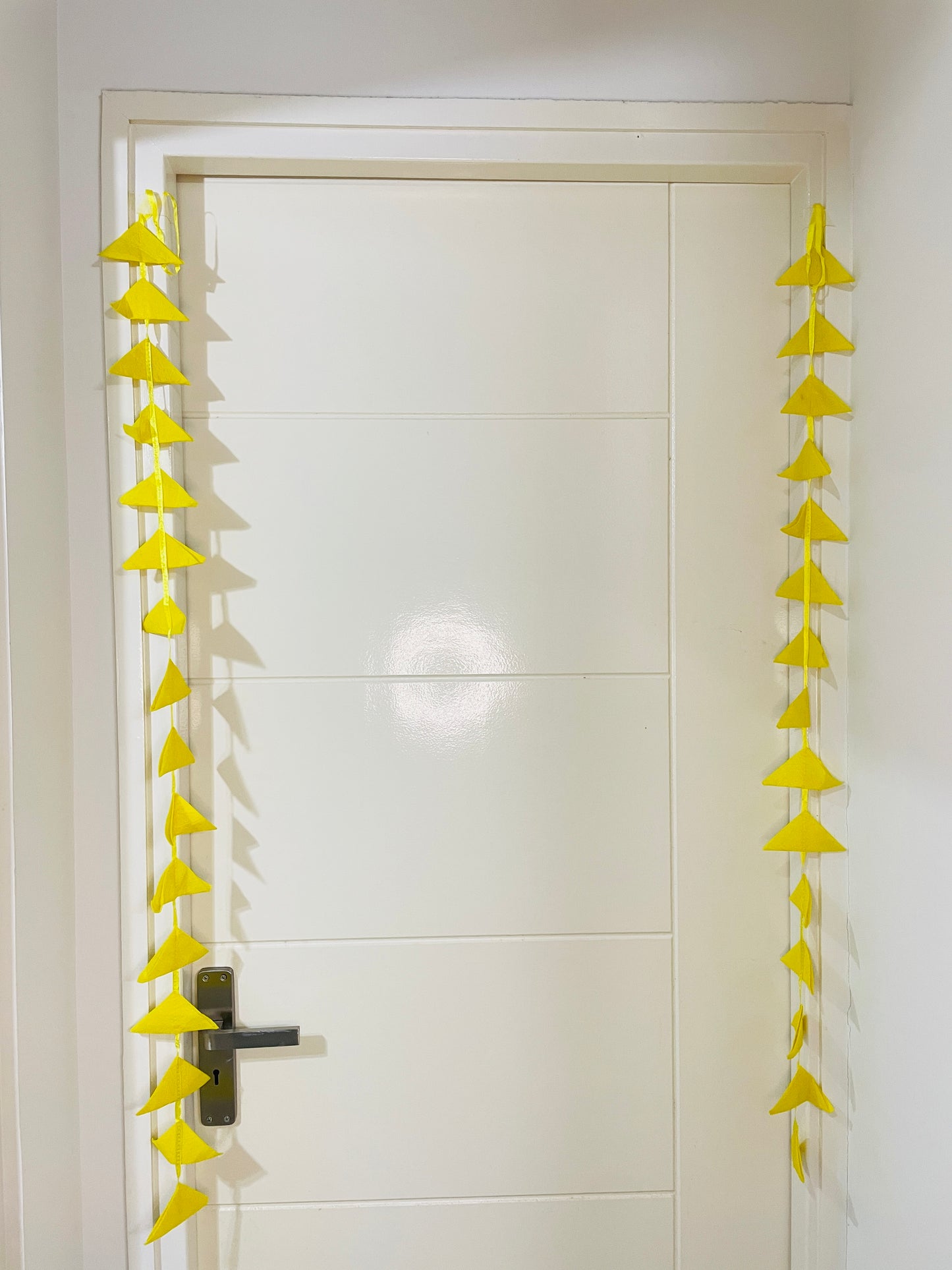 Trikona Ladi (Samosa Ladi) – Yellow