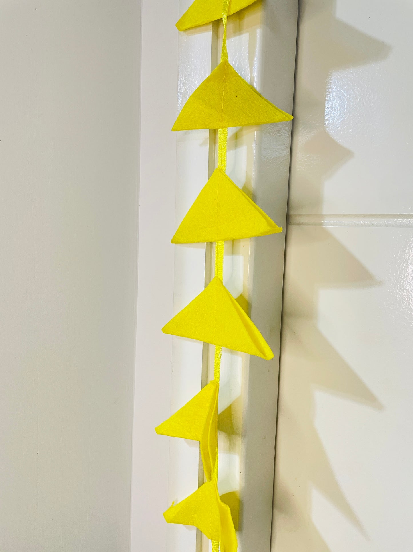 Trikona Ladi (Samosa Ladi) – Yellow