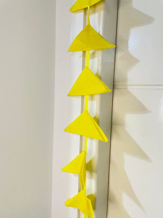 Trikona Ladi (Samosa Ladi) – Yellow